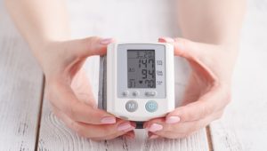 Yüksek tansiyonda hangi pozisyon iyi gelir? - Kapak Görseli